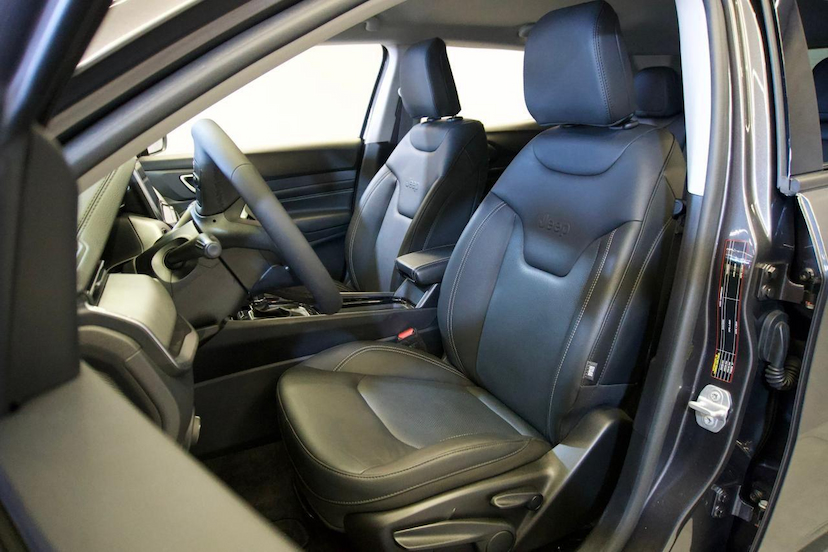 Foto do veículo JEEP COMPASS  LON NIG. EAGLE 1.3 4X2 FLEX AUT. 2025 11.979 KM 159.900,00