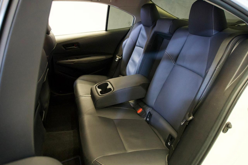 Foto do veículo TOYOTA COROLLA  ALTIS HV 2021 46.047 KM 128.900,00