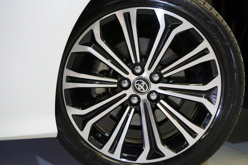 Foto do veículo TOYOTA COROLLA  ALTIS HV 2021 46.047 KM 128.900,00