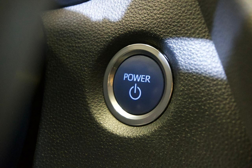 Foto do veículo TOYOTA COROLLA  ALTIS HV 2021 46.047 KM 128.900,00