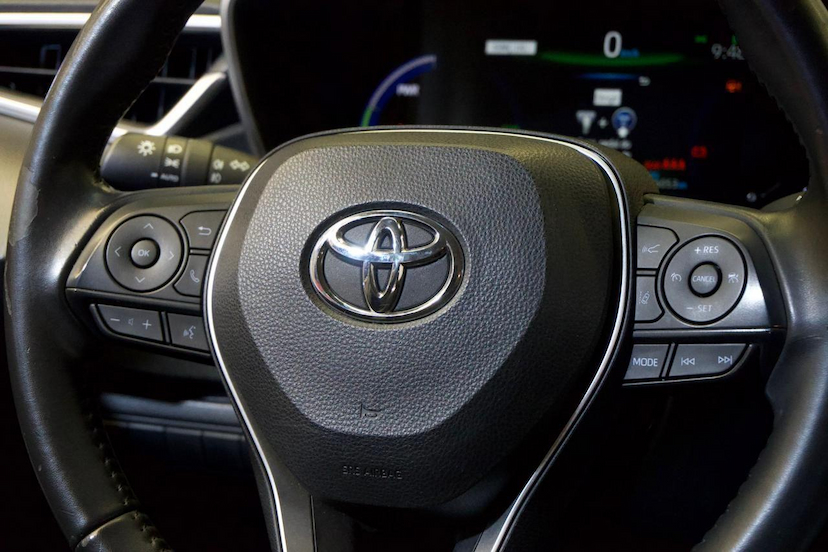 Foto do veículo TOYOTA COROLLA  ALTIS HV 2021 46.047 KM 128.900,00