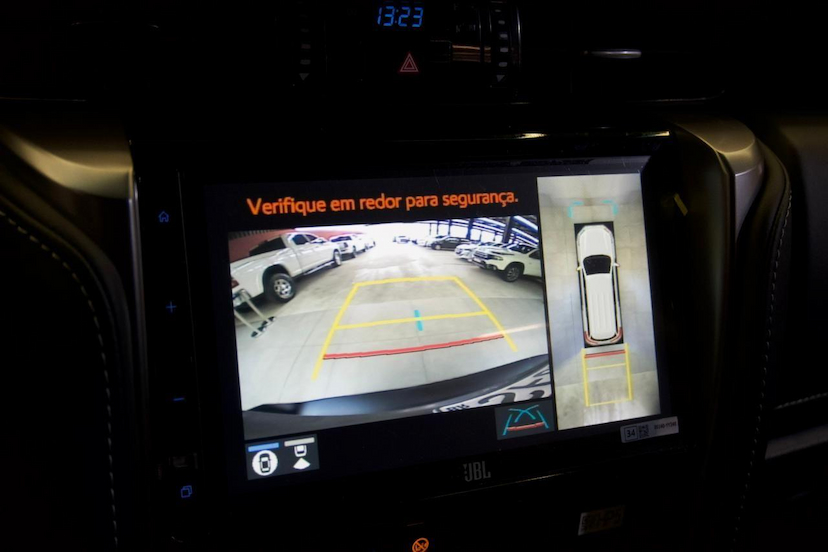 Foto do veículo TOYOTA HILUX  SW4 SRX PLAT. 4X4 2.8 TB DIE. AUT. 2024 31.665 KM 345.900,00