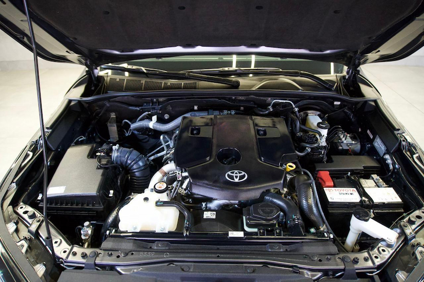 Foto do veículo TOYOTA HILUX  SW4 SRX PLAT. 4X4 2.8 TB DIE. AUT. 2024 31.665 KM 345.900,00