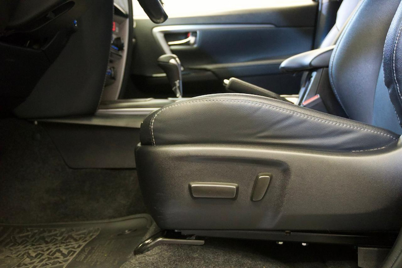 Foto do veículo TOYOTA HILUX  SW4 SRX PLAT. 4X4 2.8 TB DIE. AUT. 2024 31.665 KM 345.900,00