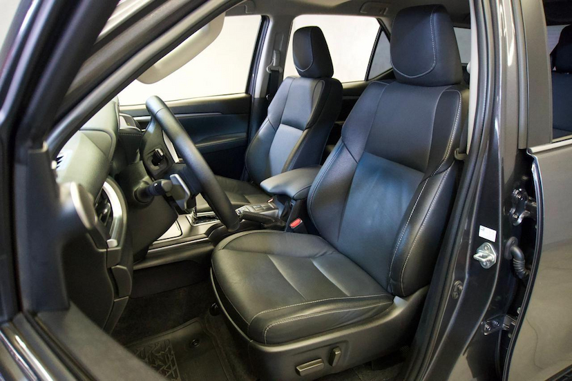 Foto do veículo TOYOTA HILUX  SW4 SRX PLAT. 4X4 2.8 TB DIE. AUT. 2024 31.665 KM 345.900,00