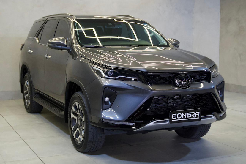 Foto do veículo TOYOTA HILUX  SW4 SRX PLAT. 4X4 2.8 TB DIE. AUT. 2024 31.665 KM 345.900,00
