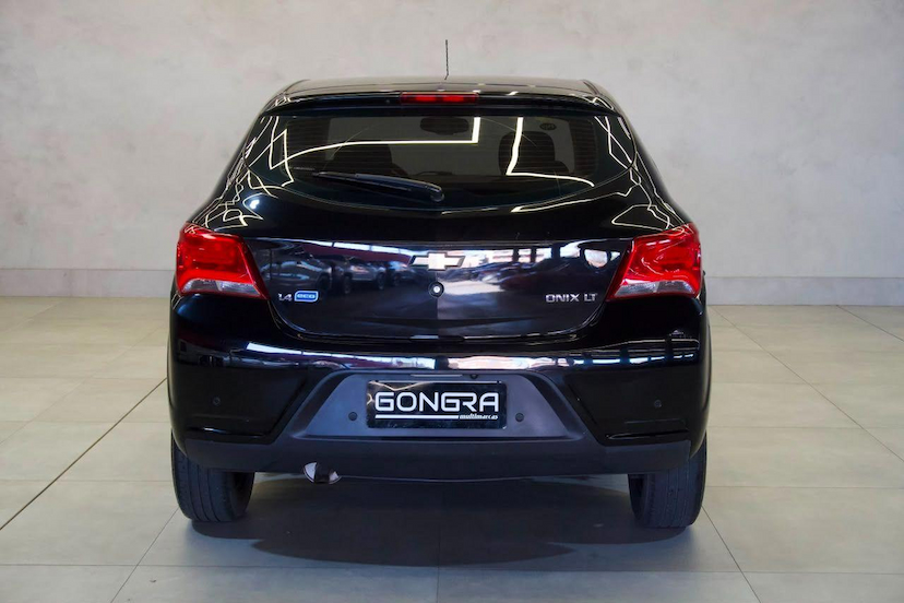 Foto do veículo CHEVROLET ONIX  1.4MT LT 2017 69.689 KM 59.900,00