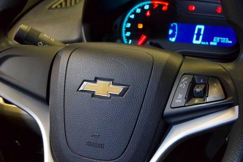 Foto do veículo CHEVROLET ONIX  1.4MT LT 2017 69.689 KM 59.900,00