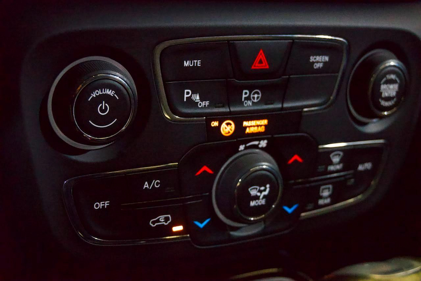 Foto do veículo JEEP COMPASS  LIMITED 2.0 4X2 FLEX 16V AUT 2021 60.400 KM 112.900,00