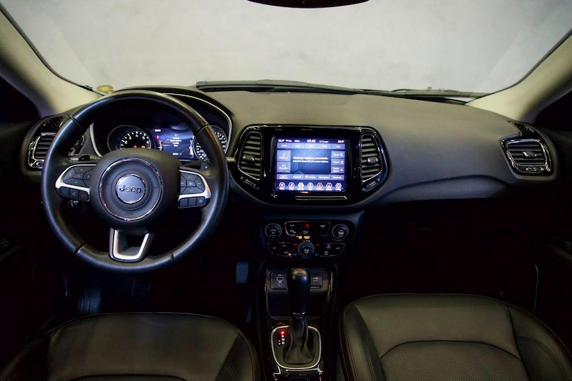Foto do veículo JEEP COMPASS  LIMITED 2.0 4X2 FLEX 16V AUT 2021 60.400 KM 112.900,00