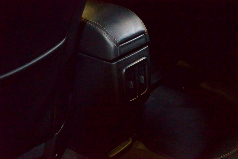 Foto do veículo JEEP COMPASS  LIMITED 2.0 4X2 FLEX 16V AUT 2021 60.400 KM 112.900,00