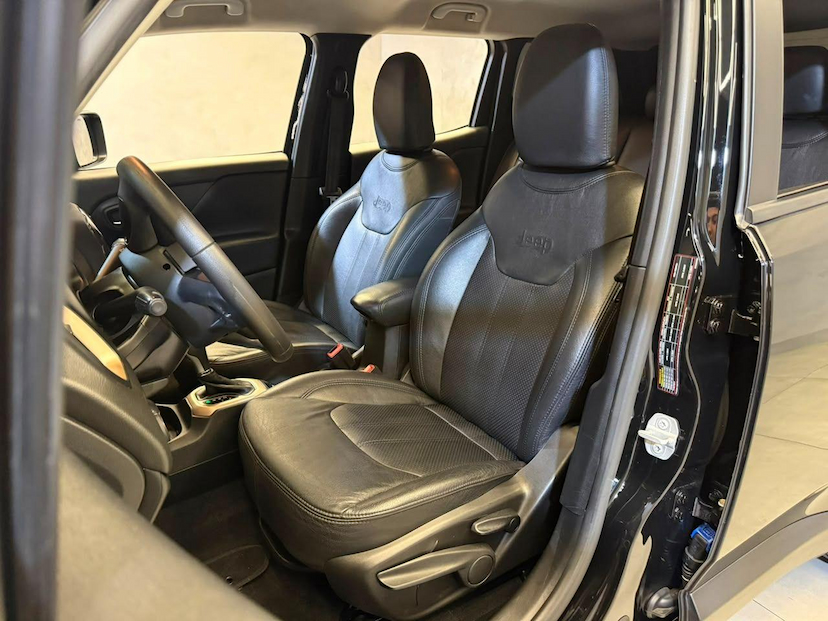 Foto do veículo JEEP RENEGADE  1.8 AT 2018 109.764 KM 69.900,00