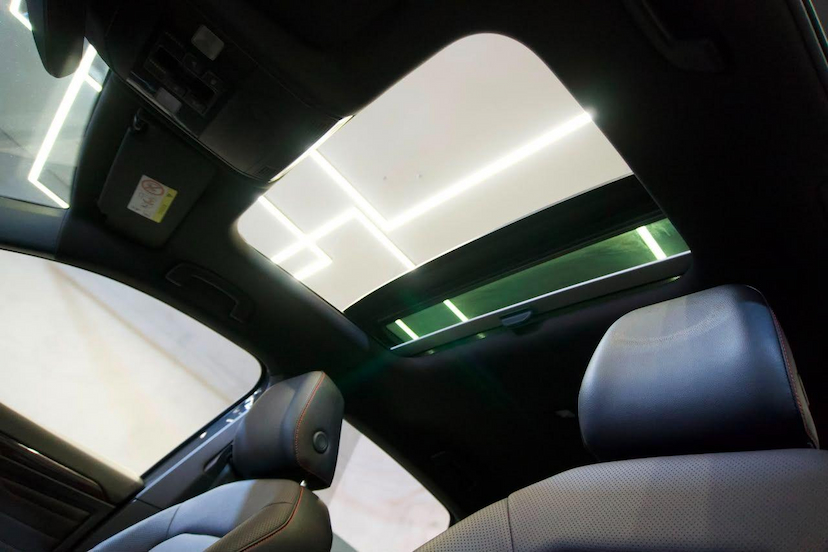 Foto do veículo VOLKSWAGEN JETTA  GLI 2023 26.460 KM 194.900,00