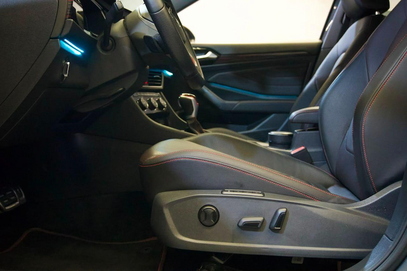 Foto do veículo VOLKSWAGEN JETTA  GLI 2023 26.460 KM 194.900,00