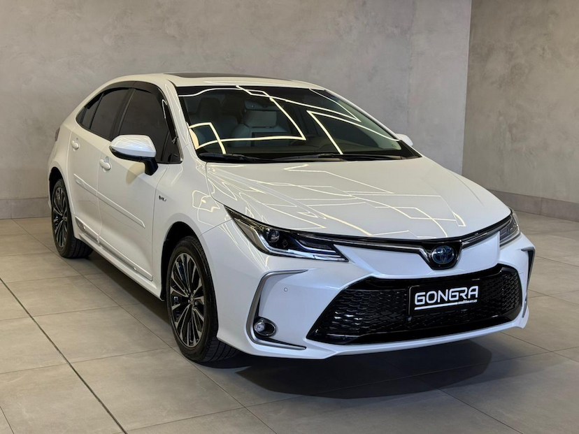 Foto do veículo TOYOTA COROLLA  ALTIS PREMIUM HYBRID 1.8 FLEX AUT. 2025 10.000 KM 179.900,00