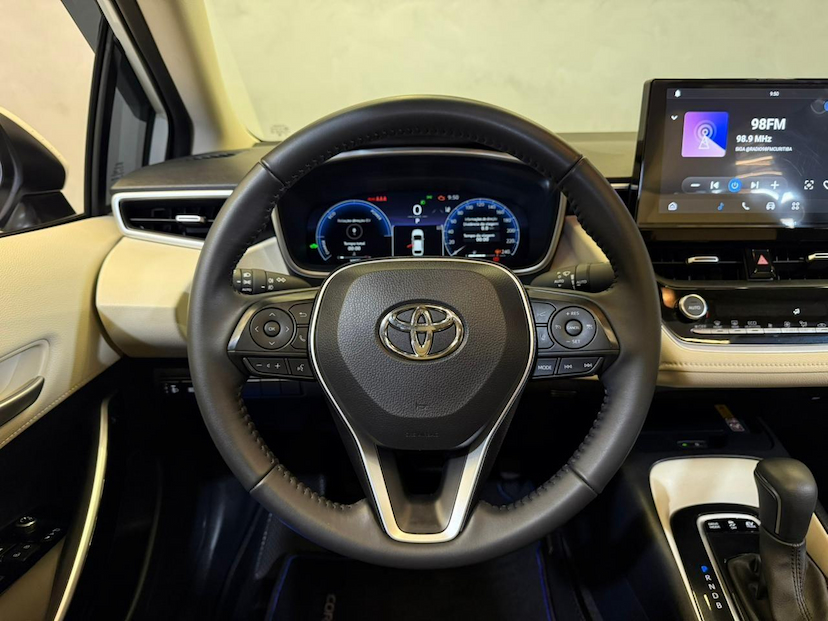 Foto do veículo TOYOTA COROLLA  ALTIS PREMIUM HYBRID 1.8 FLEX AUT. 2025 10.000 KM 179.900,00