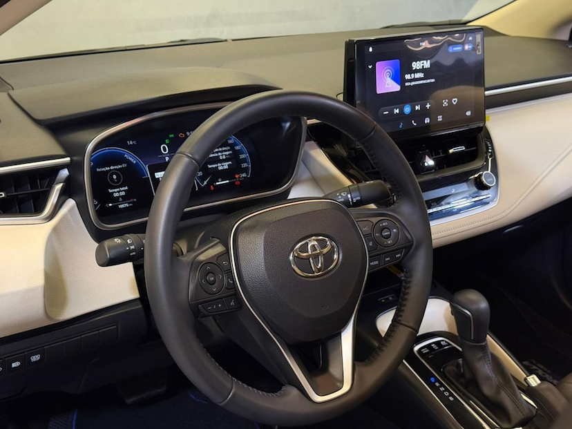 Foto do veículo TOYOTA COROLLA  ALTIS PREMIUM HYBRID 1.8 FLEX AUT. 2025 10.000 KM 179.900,00