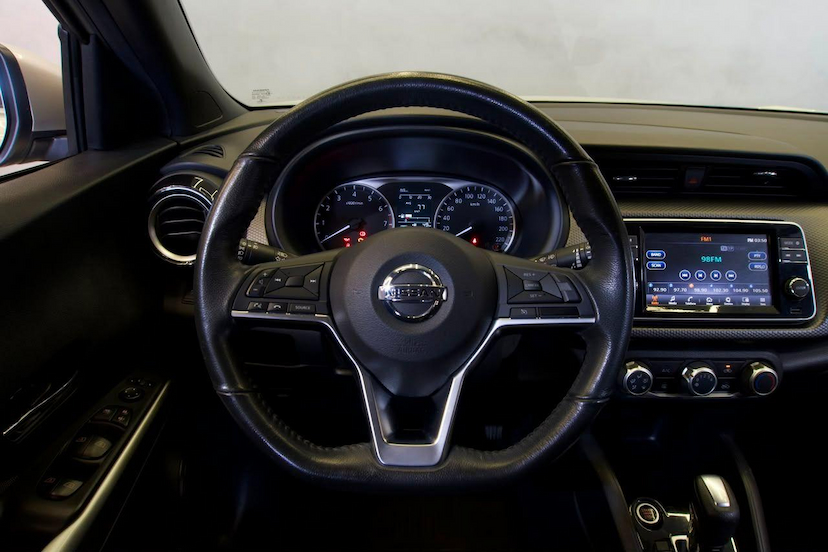 Foto do veículo NISSAN KICKS  SV CVT 2021 48.276 KM 90.900,00