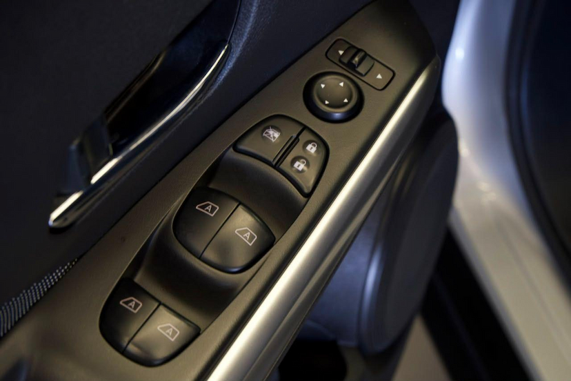 Foto do veículo NISSAN KICKS  SV CVT 2021 48.276 KM 90.900,00