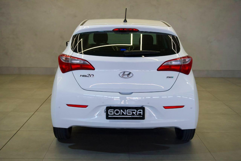 Foto do veículo HYUNDAI HB20  1.0 COMFORT STYLE 12V FLEX 4P MANUAL 2015 116.910 KM 46.900,00