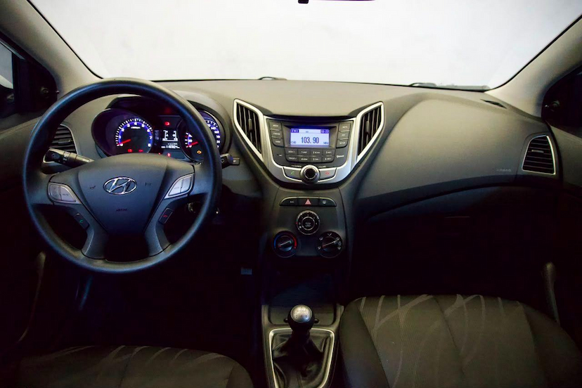 Foto do veículo HYUNDAI HB20  1.0 COMFORT STYLE 12V FLEX 4P MANUAL 2015 116.910 KM 46.900,00