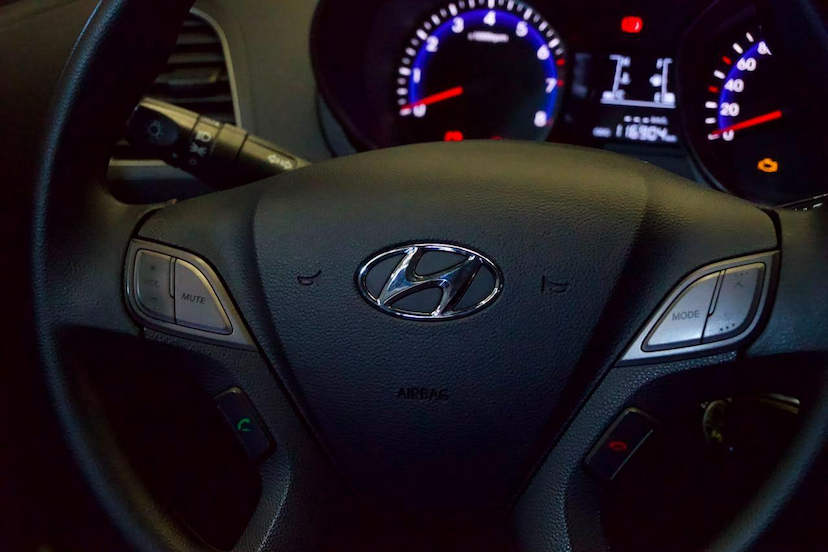 Foto do veículo HYUNDAI HB20  1.0 COMFORT STYLE 12V FLEX 4P MANUAL 2015 116.910 KM 46.900,00