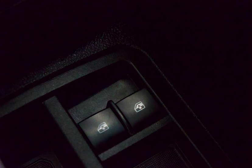 Foto do veículo CHEVROLET ONIX  PLUS JOY BLACK 2021 124.031 KM 57.900,00