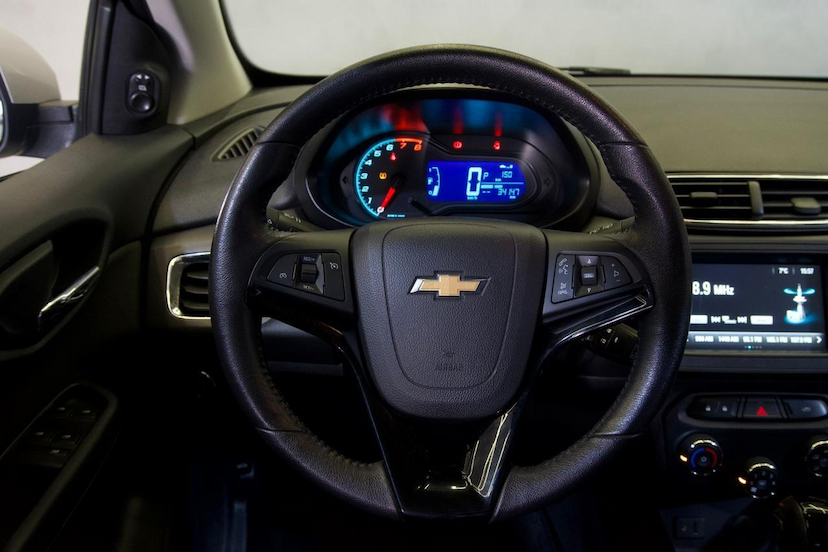 Foto do veículo CHEVROLET ONIX  1.4AT LTZ 2018 34.139 KM 69.900,00