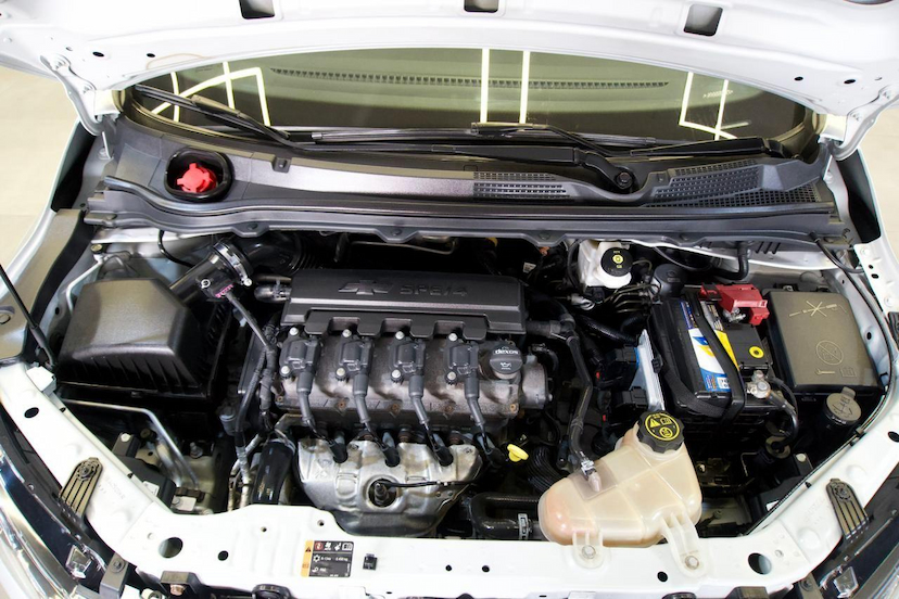 Foto do veículo CHEVROLET ONIX  1.4AT LTZ 2018 34.139 KM 69.900,00