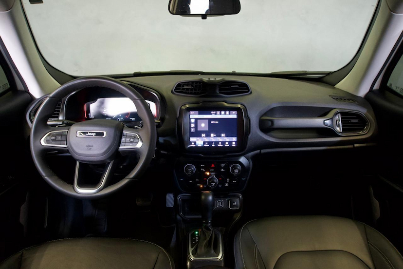 Foto do veículo JEEP RENEGADE  LONGITUDE T270 1.3 TB 4X2 FLEX AUT 2023 54.000 KM 104.900,00