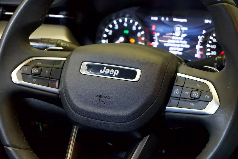Foto do veículo JEEP COMPASS  LONG TF 2022 69.525 KM 118.900,00