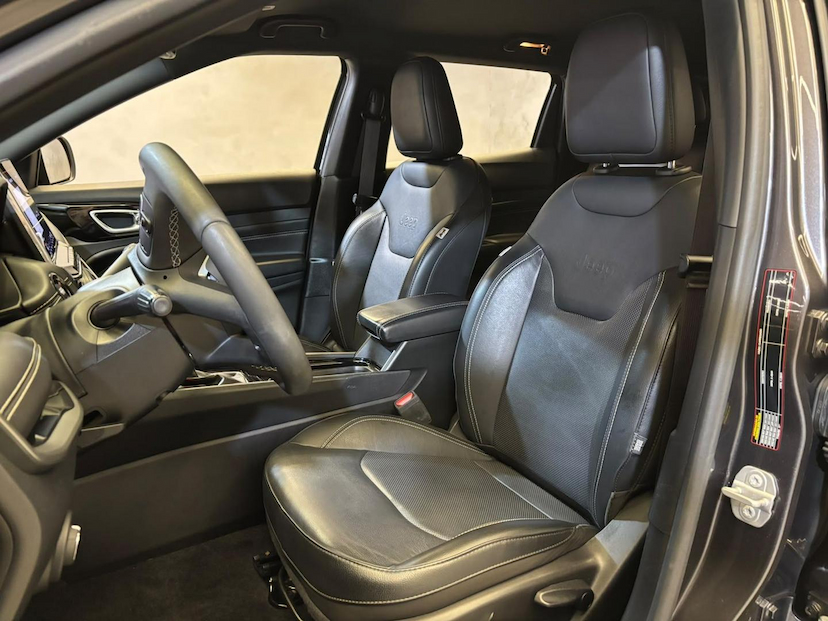 Foto do veículo JEEP COMPASS  LONG. T270 1.3 TB 4X2 FLEX AUT. 2022 90.566 KM 116.900,00