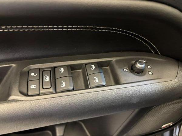 Foto do veículo JEEP COMPASS  LONG. T270 1.3 TB 4X2 FLEX AUT. 2022 90.566 KM 116.900,00
