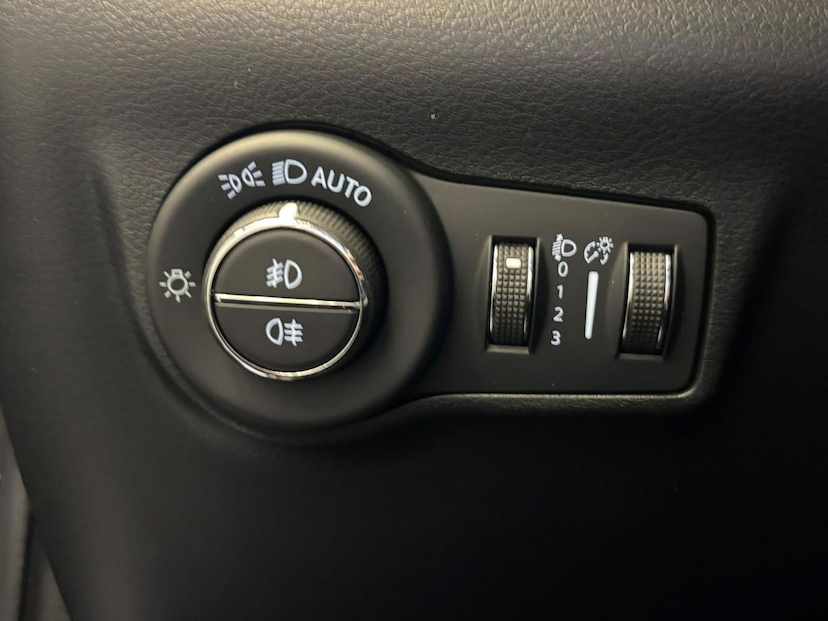 Foto do veículo JEEP COMPASS  LONG. T270 1.3 TB 4X2 FLEX AUT. 2022 90.566 KM 116.900,00