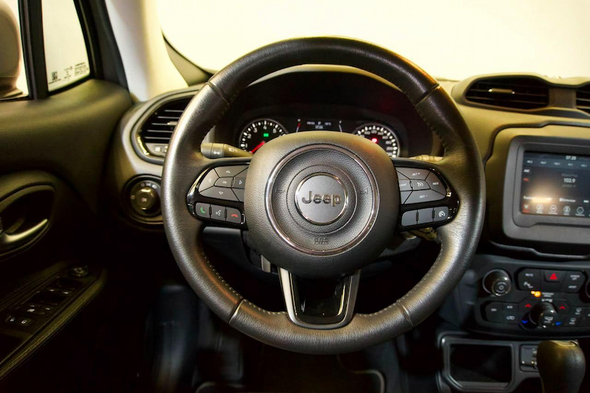 Foto do veículo JEEP RENEGADE  SPORT AT 2020 31.150 KM 78.900,00