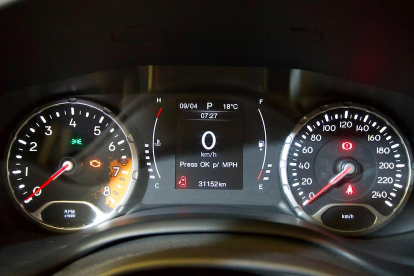 Foto do veículo JEEP RENEGADE  SPORT AT 2020 31.150 KM 78.900,00