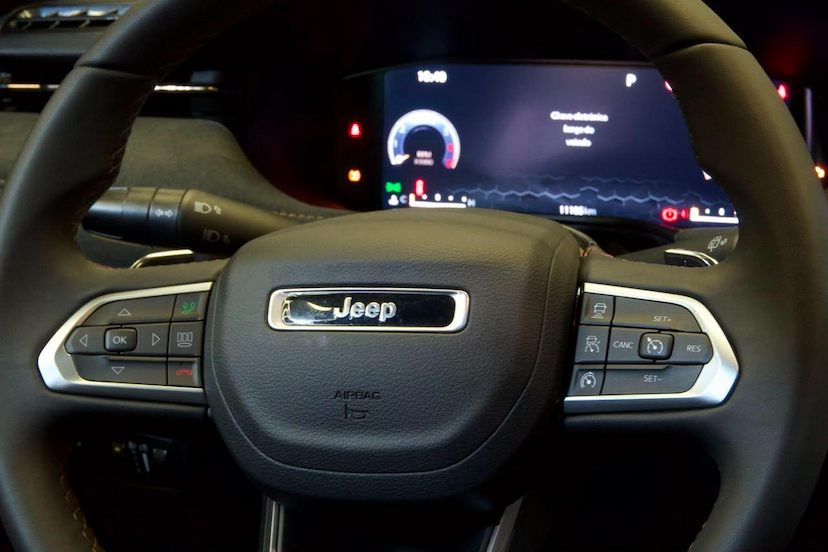 Foto do veículo JEEP COMMANDER  LIMITED T270 1.3 TB FLEX AUT 2023 11.182 KM 162.900,00