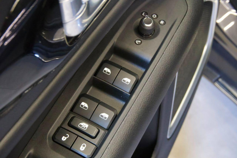 Foto do veículo JEEP COMMANDER  LIMITED T270 1.3 TB FLEX AUT 2023 11.182 KM 162.900,00