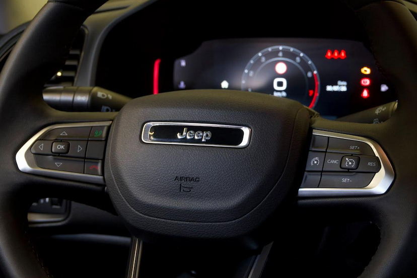 Foto do veículo JEEP RENEGADE  LGTD T270 2025 8.937 KM 119.900,00