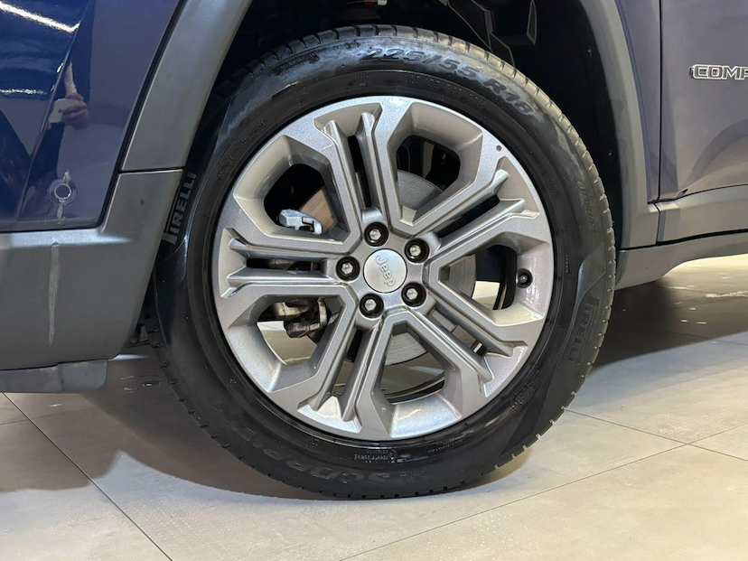 Foto do veículo JEEP COMPASS  LONG TF 2023 13.673 KM 129.900,00