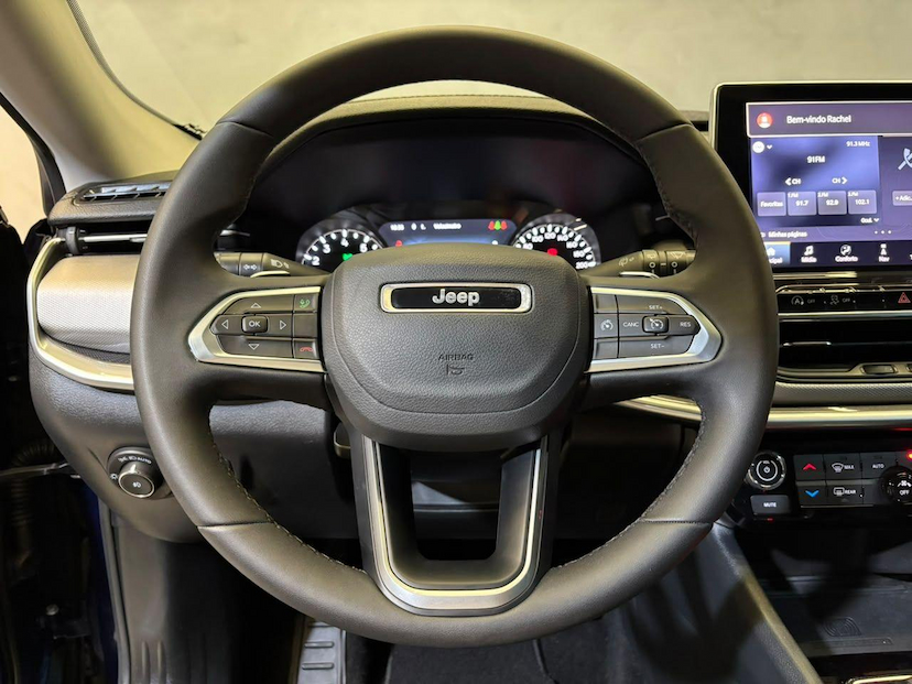 Foto do veículo JEEP COMPASS  LONG TF 2023 13.673 KM 129.900,00