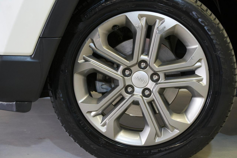 Foto do veículo JEEP COMPASS  LONG TF 2023 16.377 KM 134.900,00