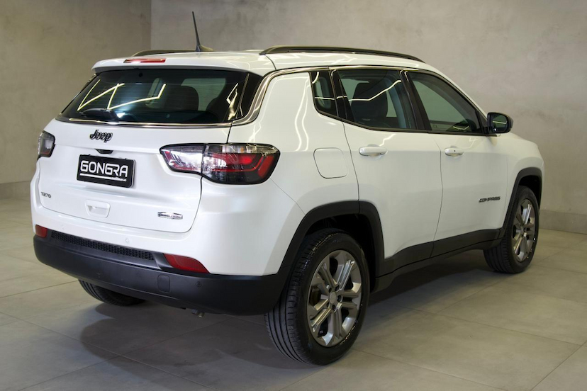 Foto do veículo JEEP COMPASS  LONG TF 2023 16.377 KM 134.900,00