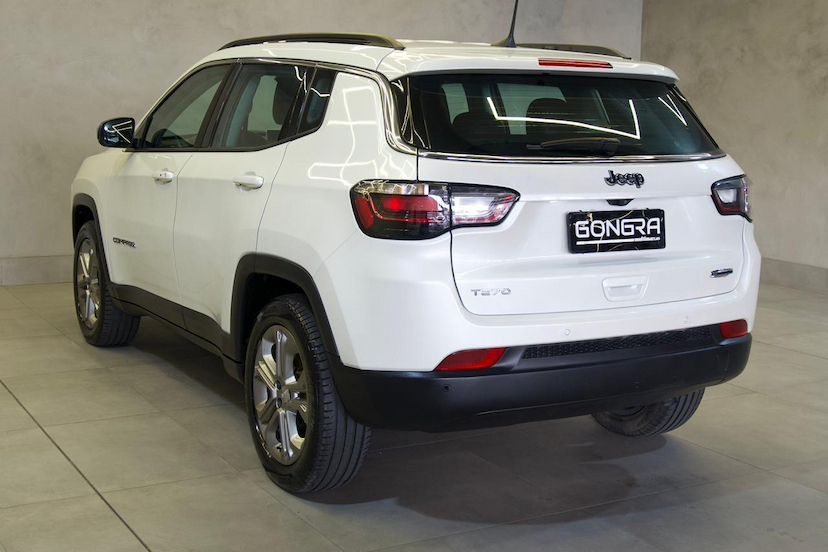 Foto do veículo JEEP COMPASS  LONG TF 2023 16.377 KM 134.900,00