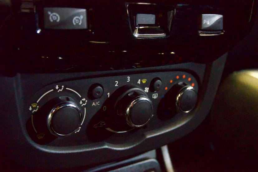 Foto do veículo RENAULT DUSTER OROCH OROCH 20 DYN42AT 2017 118.238 KM 70.900,00