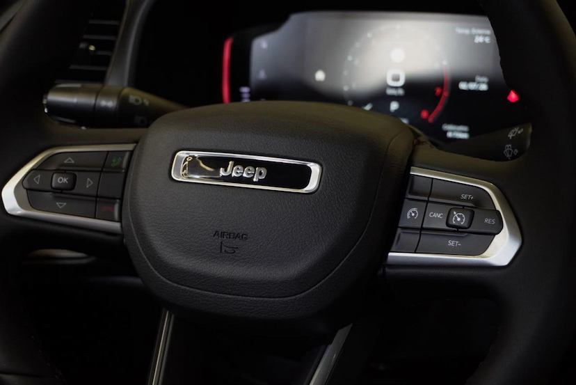 Foto do veículo JEEP RENEGADE  LONGITUDE NIGHT EAGLE 1.3 TB FLEX AUT 2026 36 KM 138.900,00