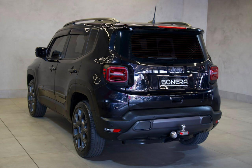 Foto do veículo JEEP RENEGADE  S T2704X4 2022 40.000 KM 105.900,00