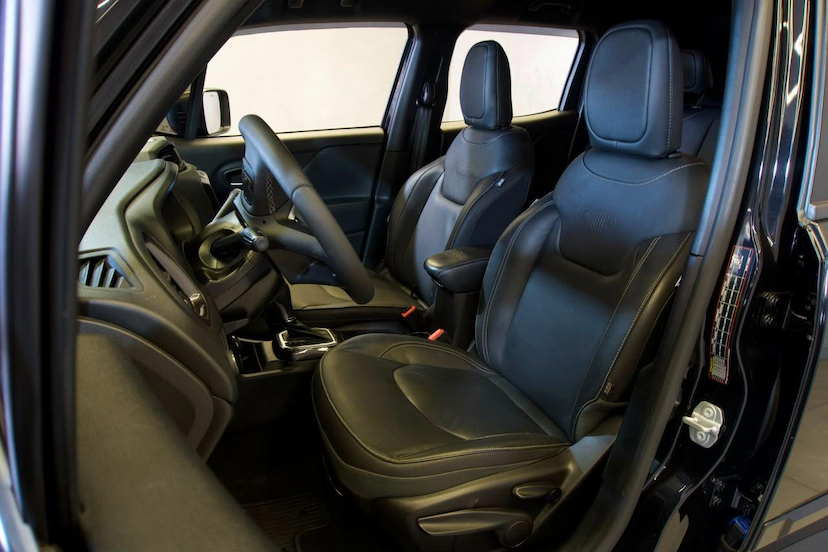Foto do veículo JEEP RENEGADE  S T2704X4 2022 40.000 KM 105.900,00