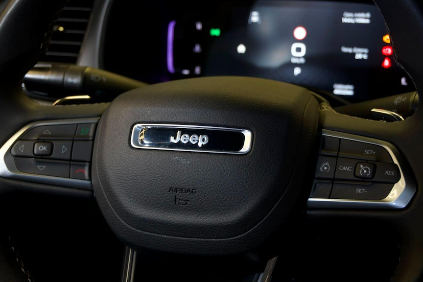 Foto do veículo JEEP RENEGADE  S T2704X4 2022 40.000 KM 105.900,00