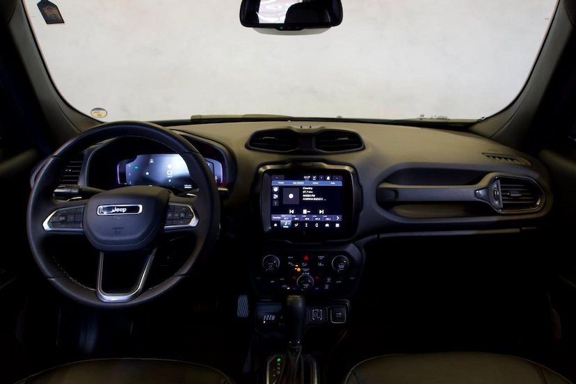 Foto do veículo JEEP RENEGADE  S T2704X4 2022 40.000 KM 105.900,00